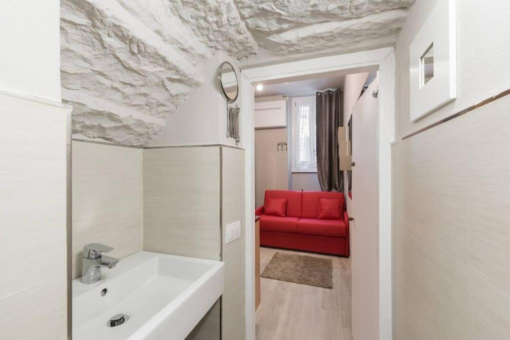 Apartment Keys Of Italy - Sreparata 24 Small - Cozy Nest Looks For Solo Traveller Florence